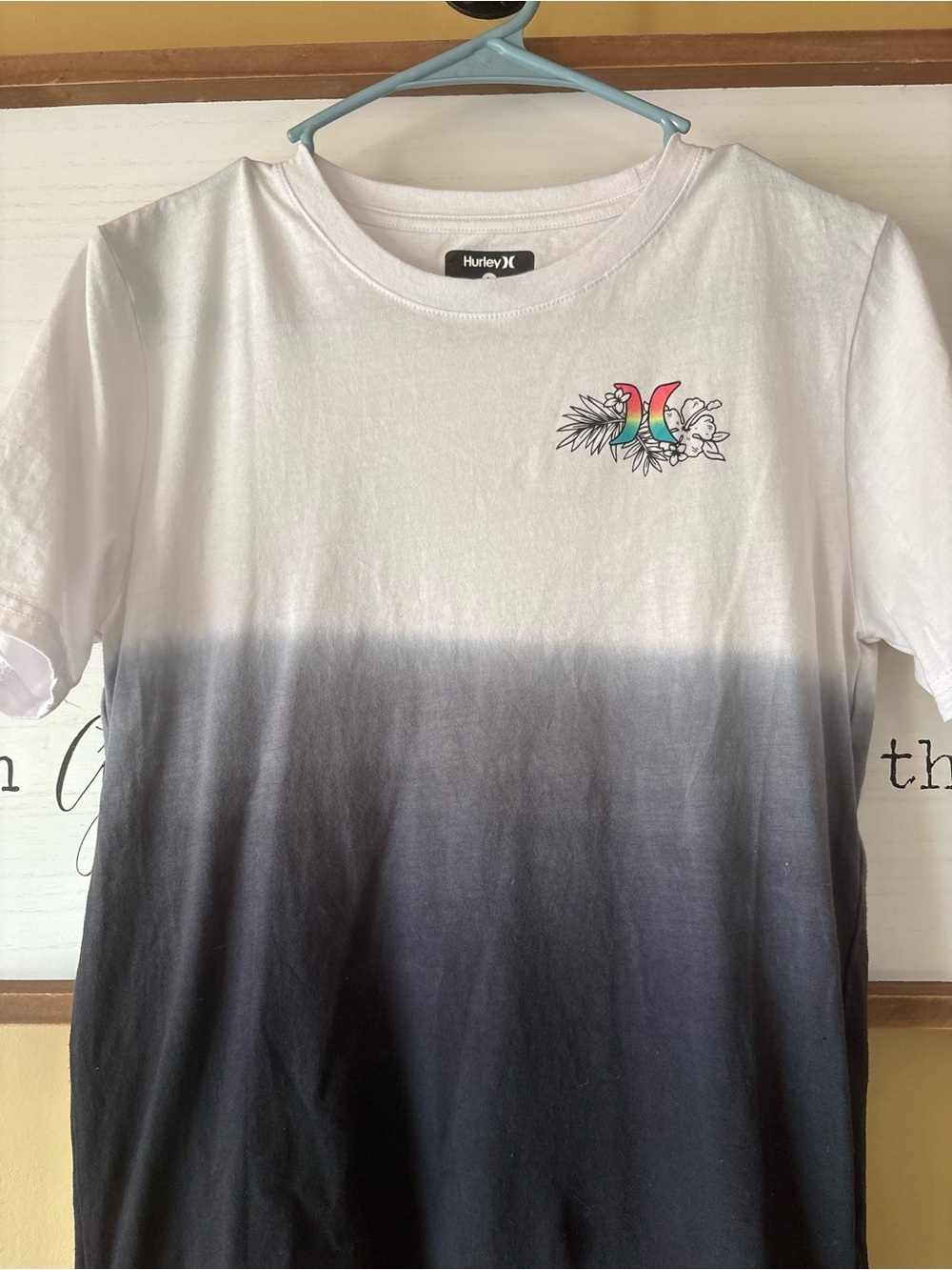 Hurley youth boys size large White to Black Ombre Crew Neck T-Shirt